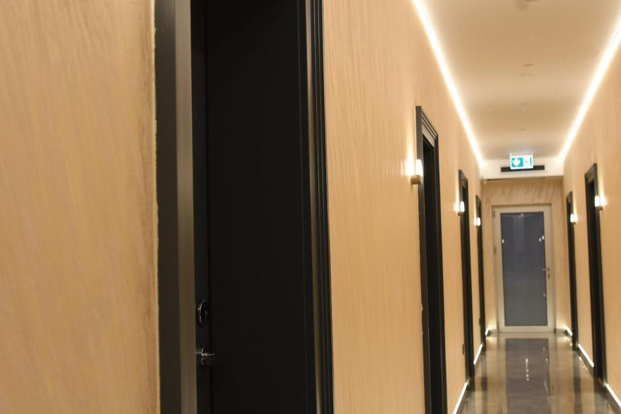 Kame Hotel Belgrade,贝尔格莱德凯美酒店 Ledine Exteriör bild