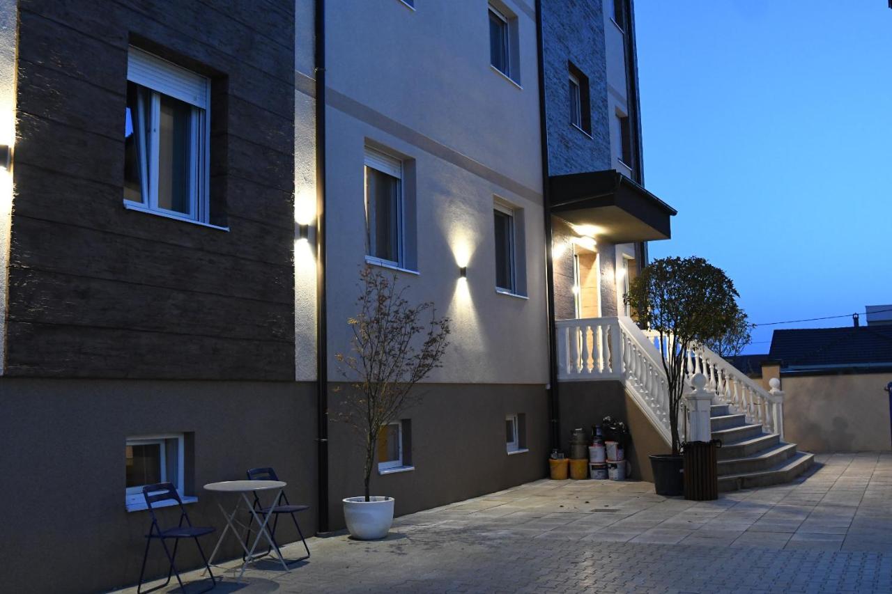 Kame Hotel Belgrade,贝尔格莱德凯美酒店 Ledine Exteriör bild